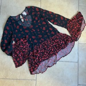 EUC Red & Black Floral Boho Blouse Sz Small